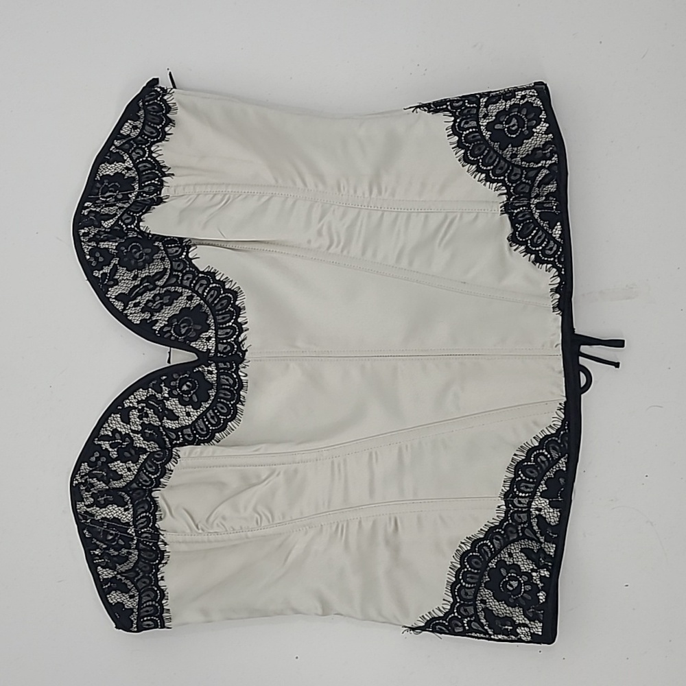 Intimate Attitudes corset size 42 silver and black lace